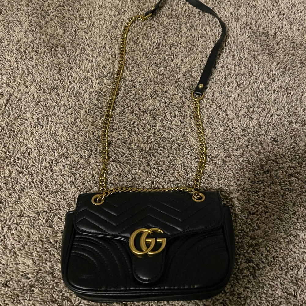 Gucci purse (non authentic but looks authentic)